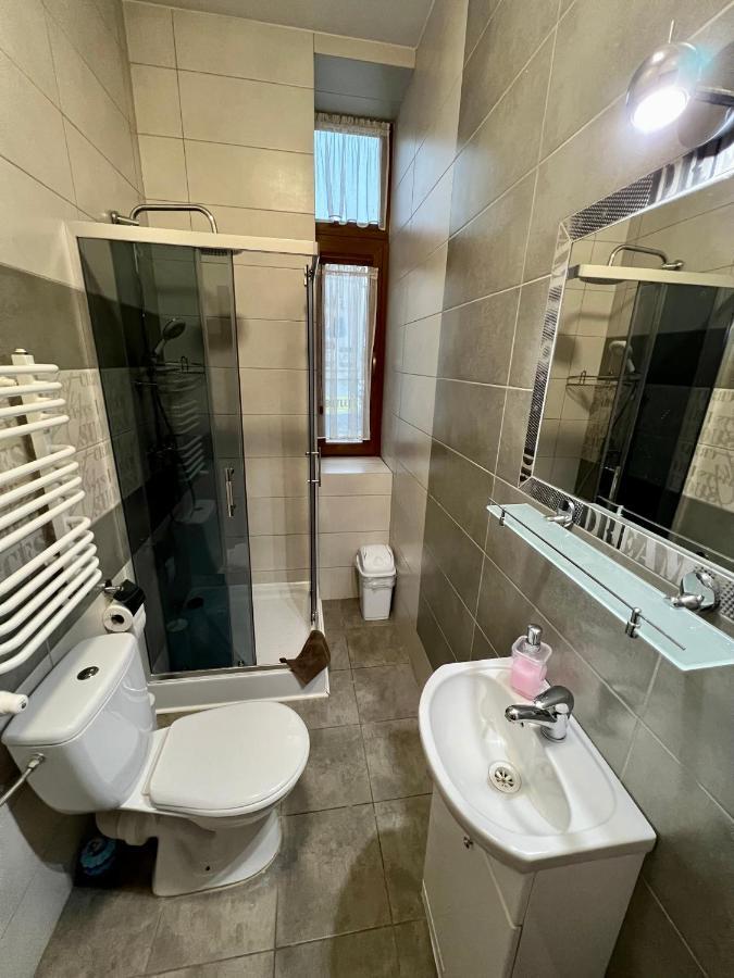 Apartamenty Ostrowiec - Pokoje Goscinne Centrum Островец-Свентокшиский Экстерьер фото