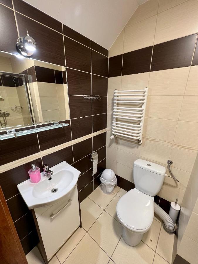 Apartamenty Ostrowiec - Pokoje Goscinne Centrum Островец-Свентокшиский Экстерьер фото