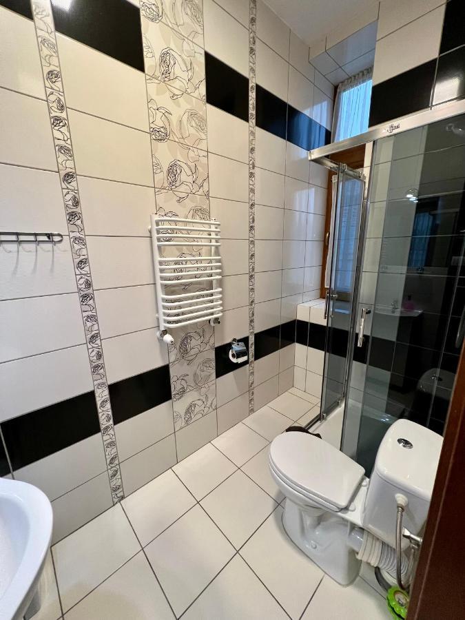 Apartamenty Ostrowiec - Pokoje Goscinne Centrum Островец-Свентокшиский Экстерьер фото