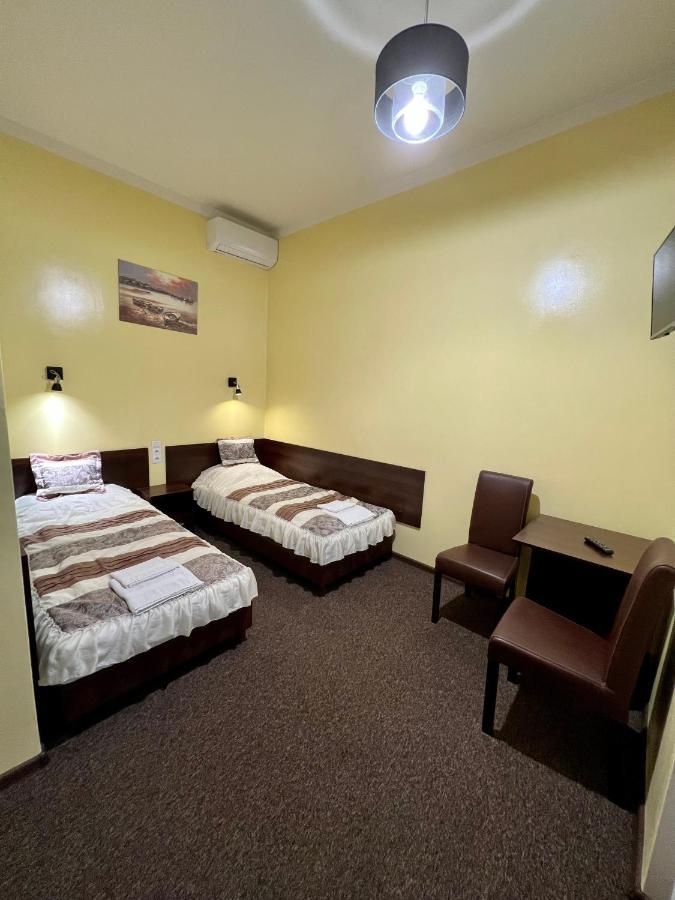 Apartamenty Ostrowiec - Pokoje Goscinne Centrum Островец-Свентокшиский Экстерьер фото